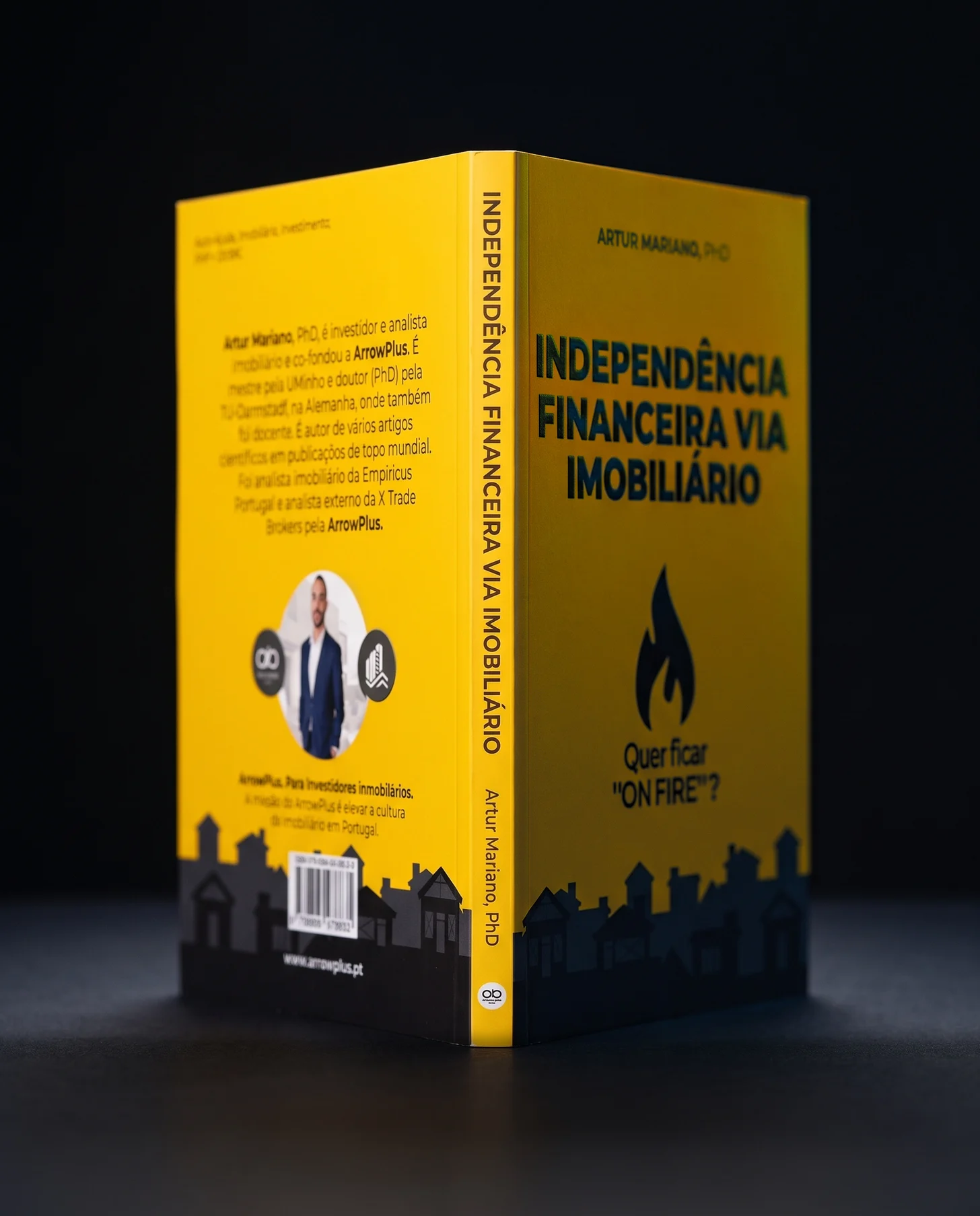 O livro aberto em V, com a lombada à frente
